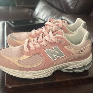 New Balance Women's Pink and Gray Sneakers